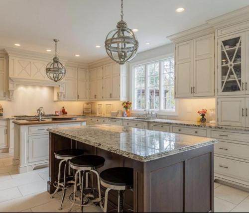 ADC23886-4BEB-41CE-8557-E3C8C7E1471E